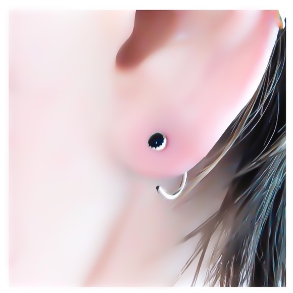 925 Sterling Silver Genuine Onyx Gemstone Mini Hug Half Hoop Threader Earrings - Picture 1 of 7